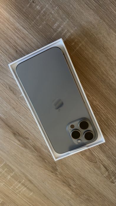 Безупречен iPhone 15 Pro Max/256/Silver