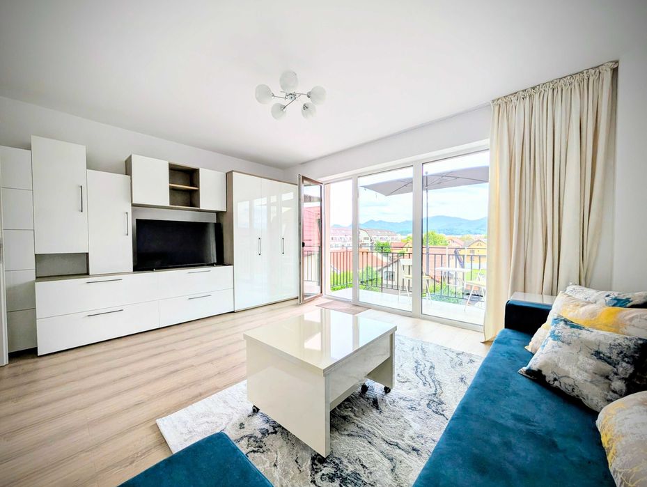 Prima Închiriere: Apartament Nou, cu Priveliști Montane, lângă Coresi