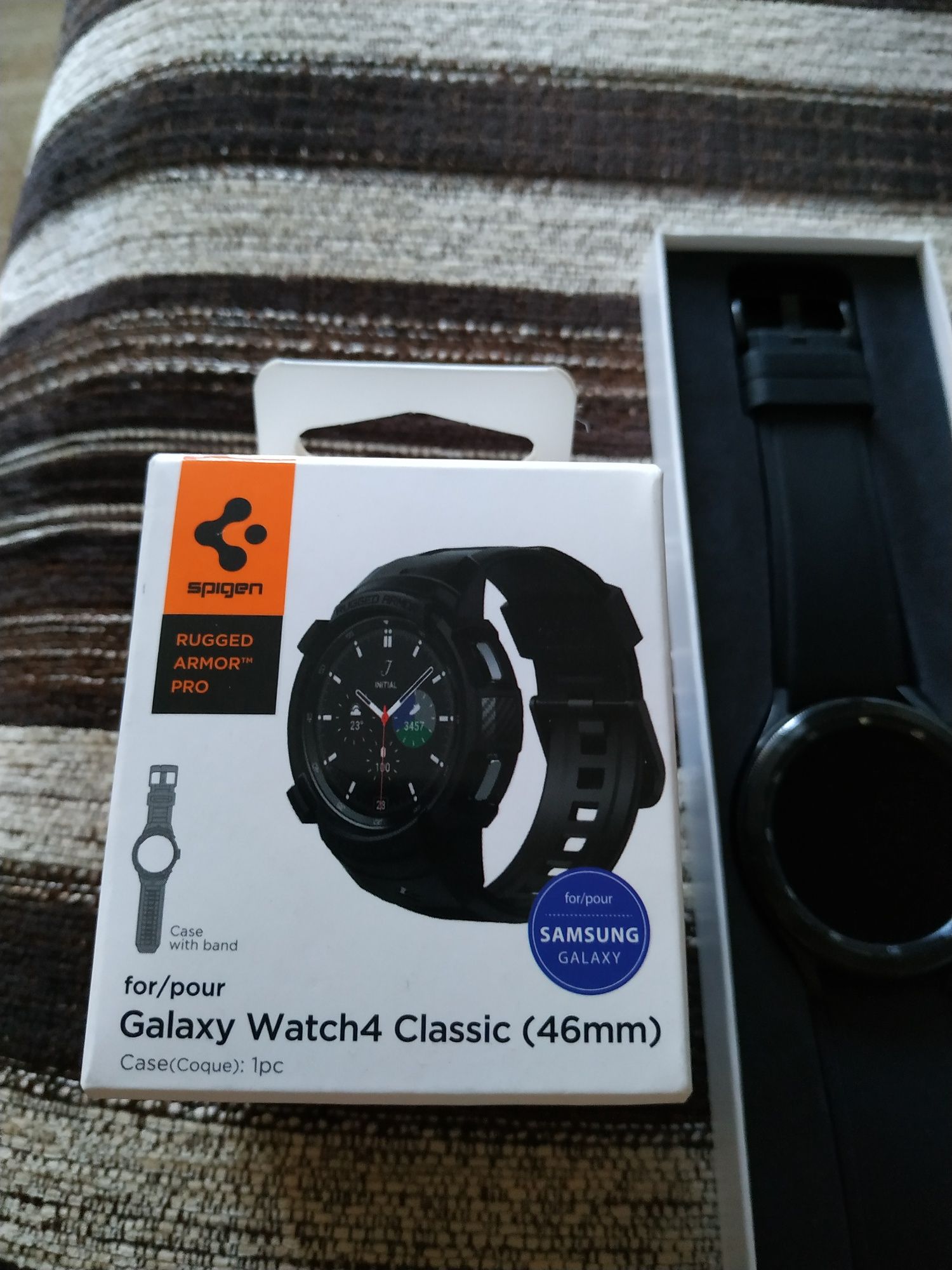 Продам часы Galaxy watch 4 classic 46mm плюс ориг. защит.  чехол!