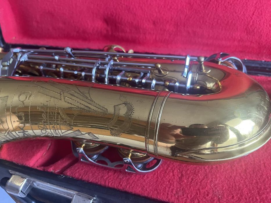 Саксофон Tone King