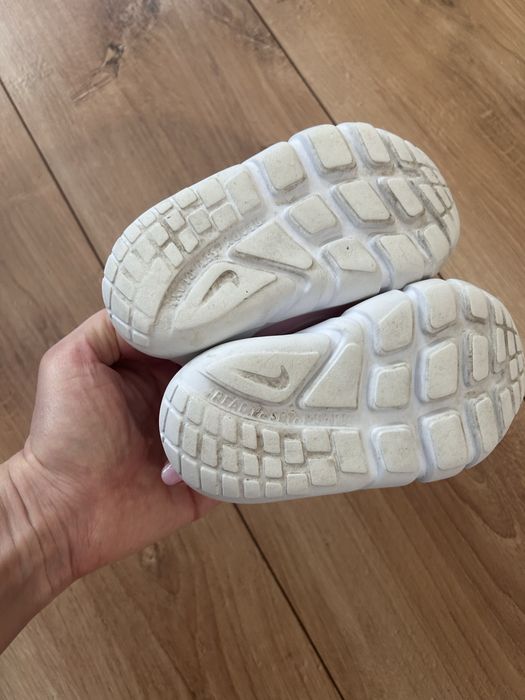 Маратонки nike.
