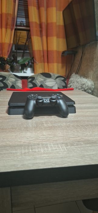 Playstation 4 slim и джойстик