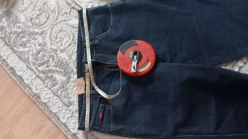 Продам джинсы  новый мужской