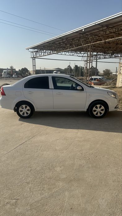 Нексия 3 сотилади