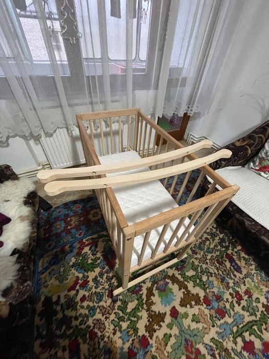 Vând pătuț nou pentru bebeluși.