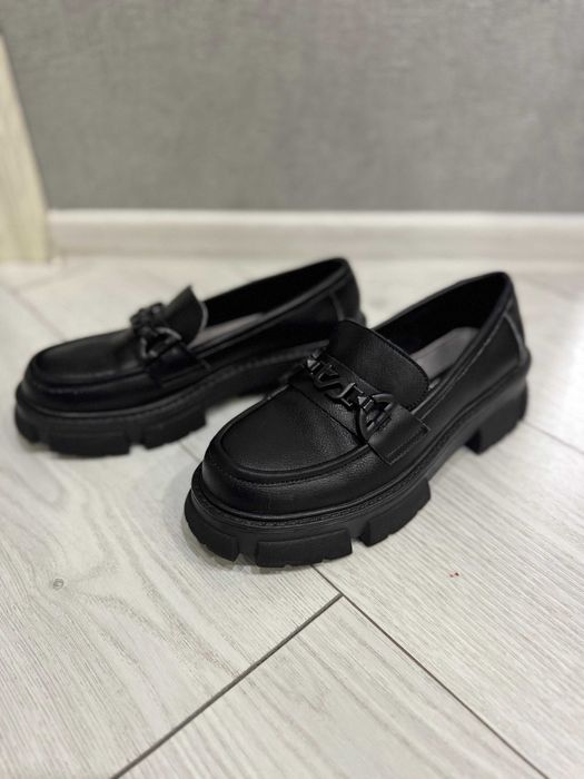 Подростковые лоферы натуральная кожа на тракторной подошве 35-36р