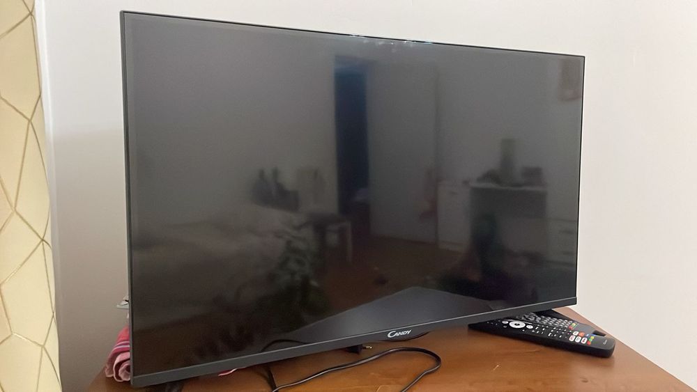 Смарт телевизор Candy Uno 32