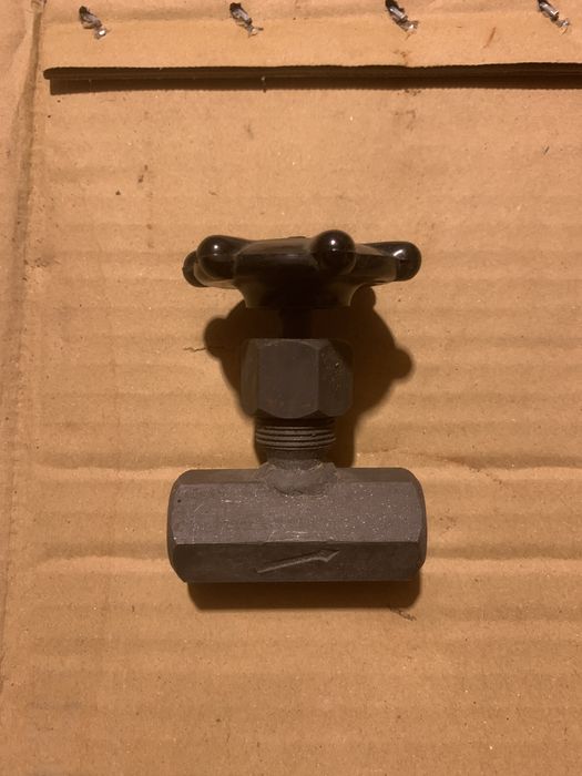 Продаю вентиль для КИПиА