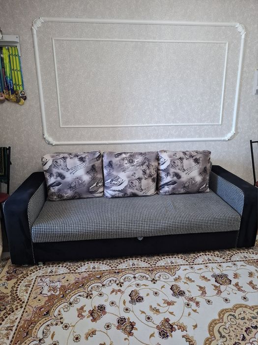 Диван сатылады. Б/У. Жақсы күйде.
