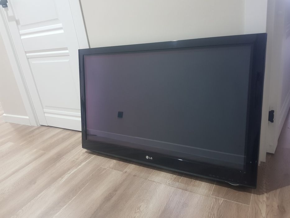 Продам LG телевизор 40000тг