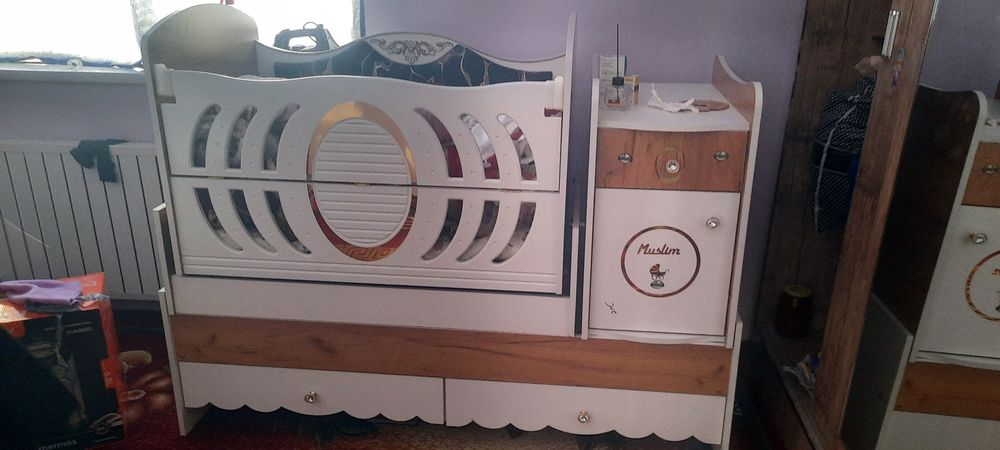 Болалар кровати сотилади