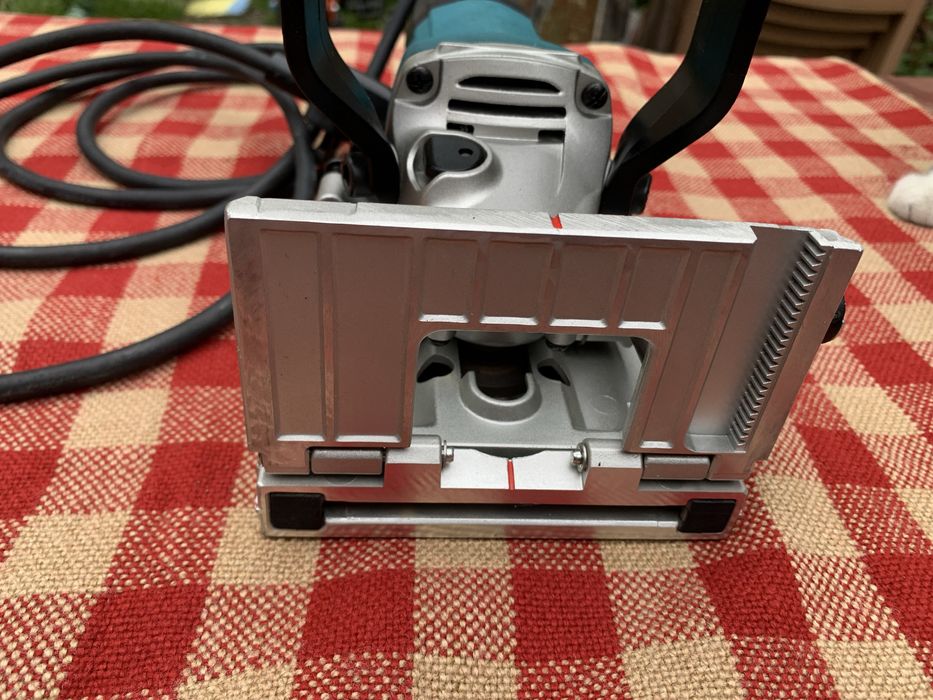 Makita PJ7000/220 V/701 W/ нут фреза