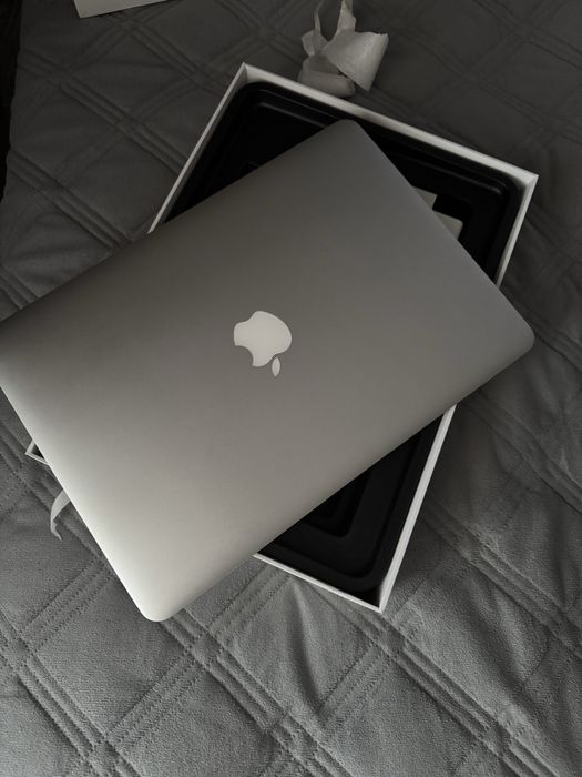 Macbook air 2017 i5 8Gb