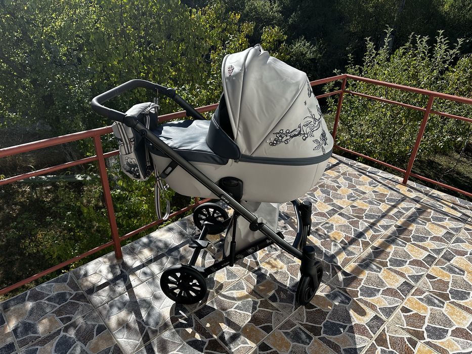 Продавам количка Anex E type