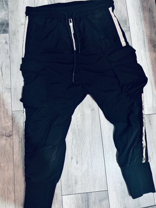 Pantaloni made by society