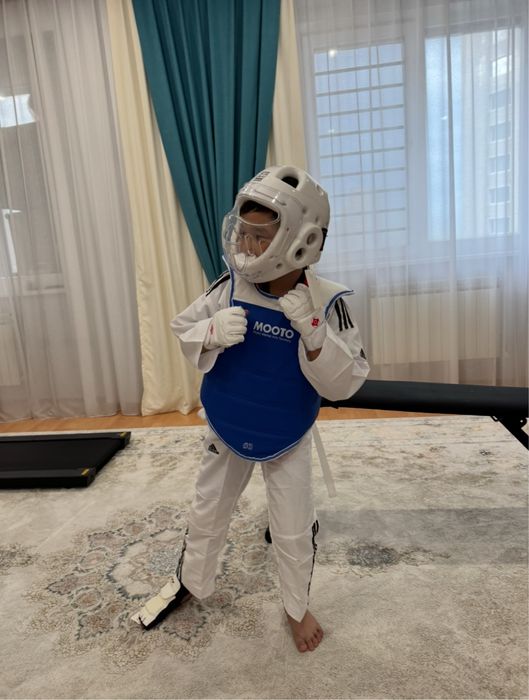 Продам полную экипировку для Таэквандо