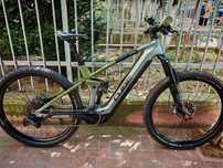 Bicicleta electrica full suspension carbon Cube Stereo Hibrid 140 HPC