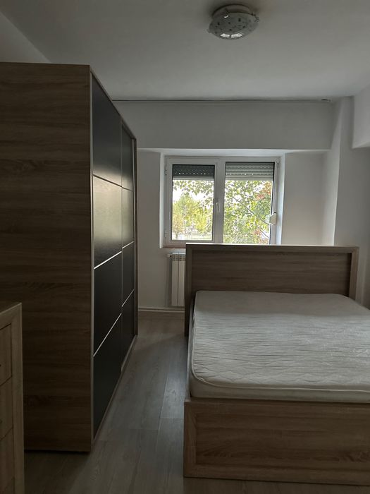 Ofer spre închiriere apartament cu 2 camere