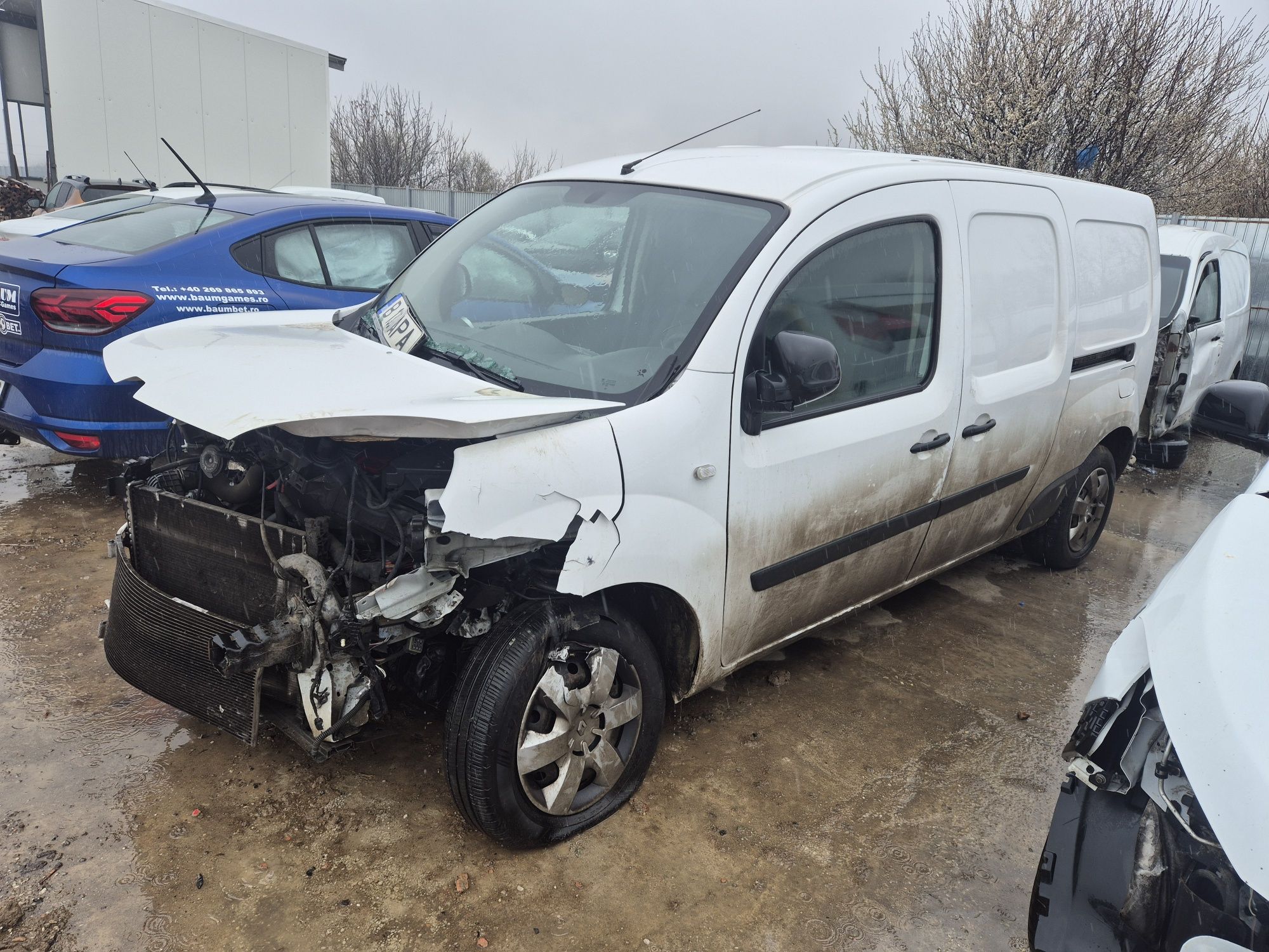 Renault kangoo avariat lovit