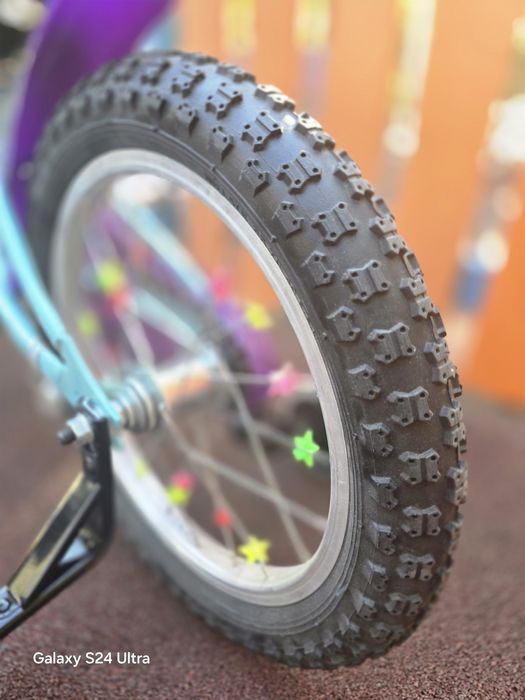 Bicicleta copii cu roti ajutătoare