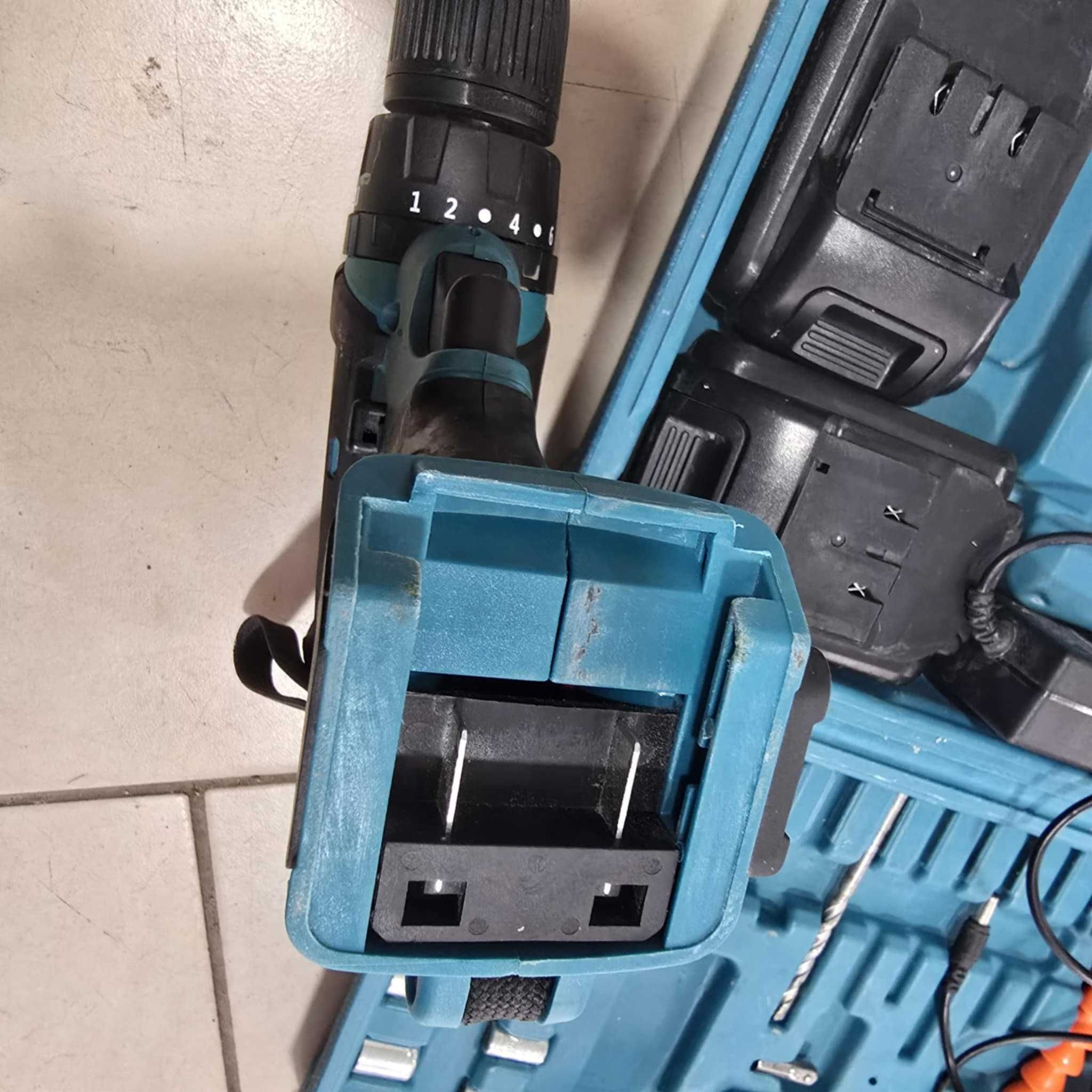 Акумулаторен Винтоверт MAKITA 550DWE + две батерии