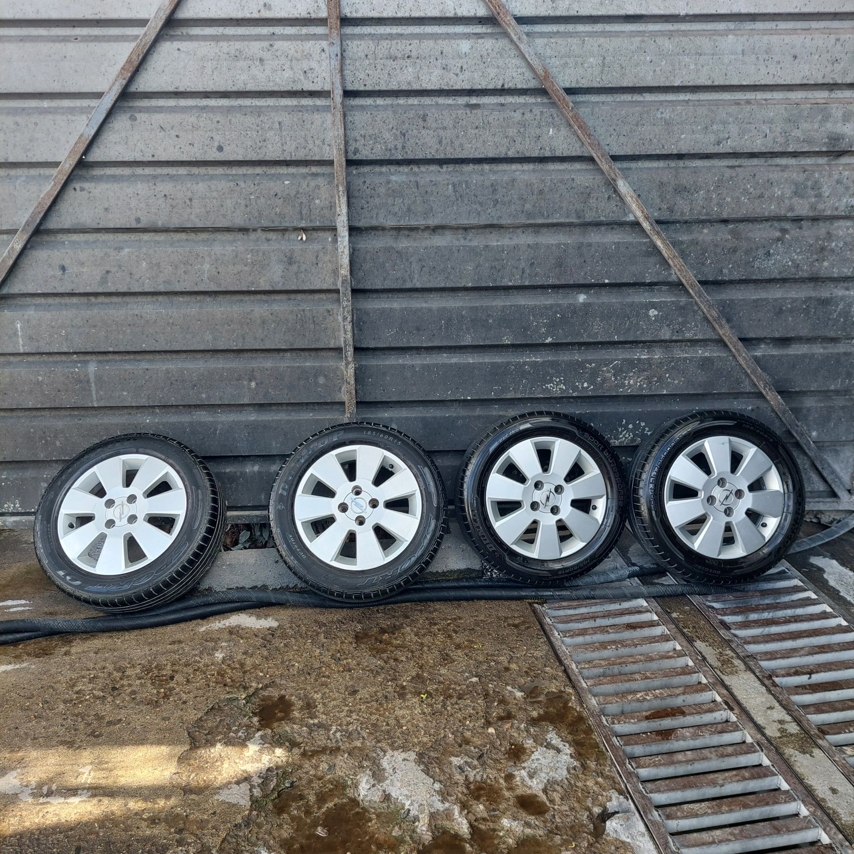 Оригинални джанти за Opel 15" 4x100 с гуми 185х60х15