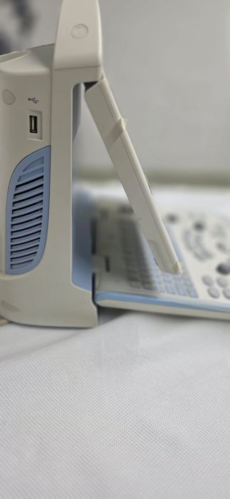 Vând ecograf uz veterinar