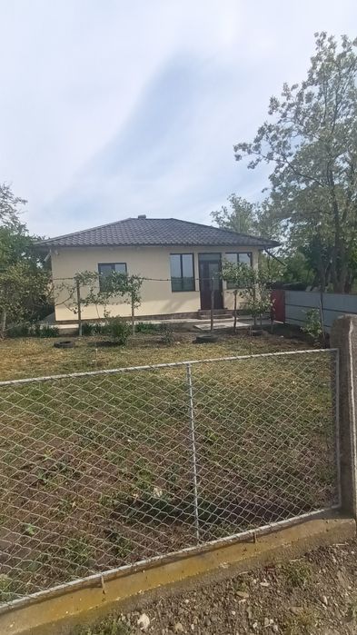 Vând casă ,sat Bozieni,județ Botoșani!