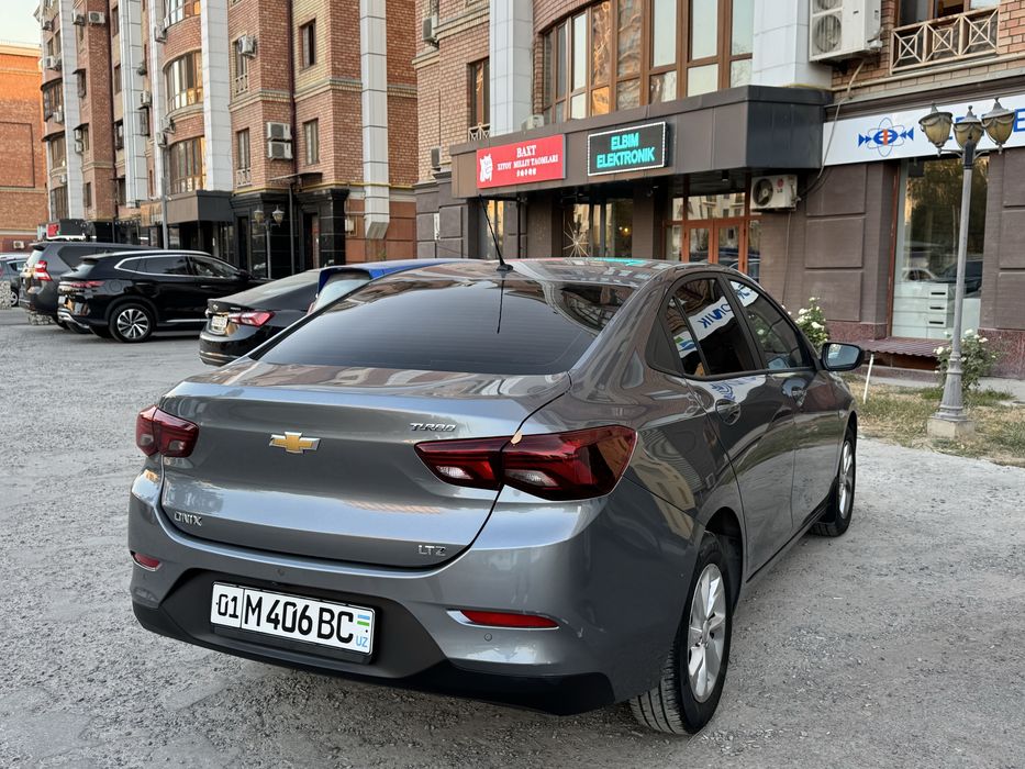 Chevrolet Onix LTZ turbo