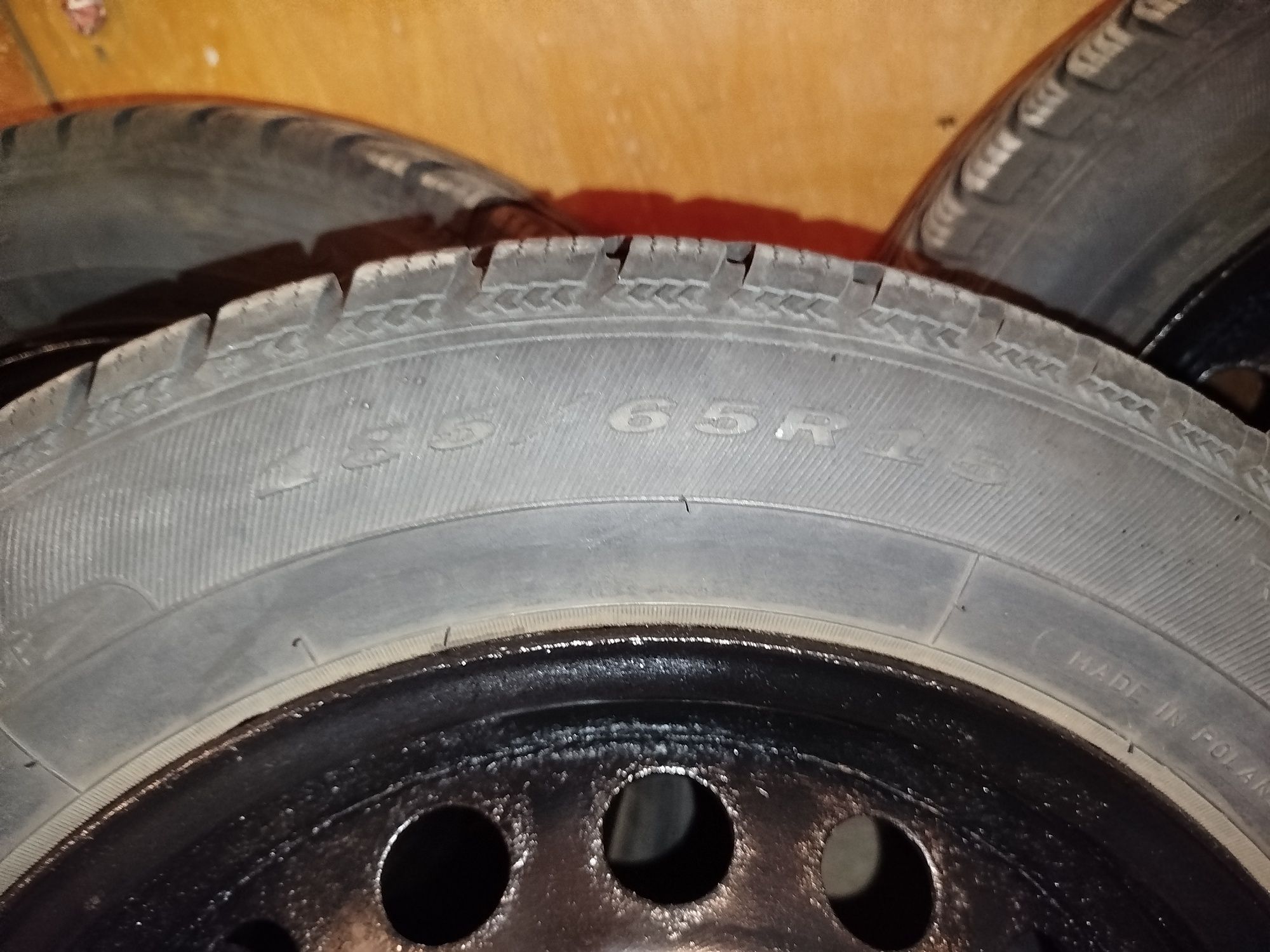 Vând 4Jante cu 4cauciucuri DEBICA de iarnă