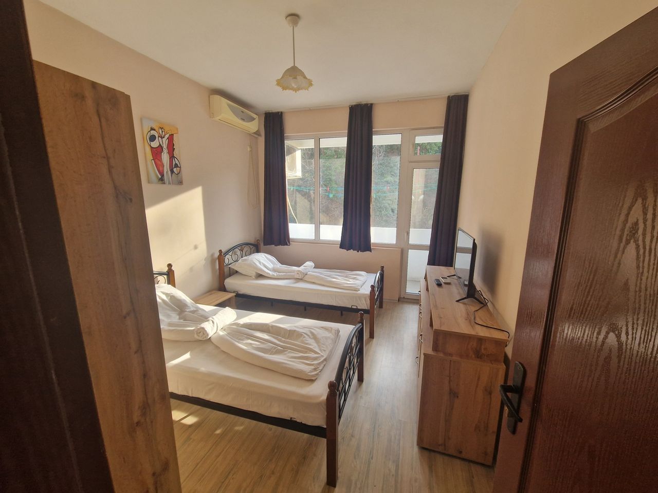 Дава се под наем Двустаен апартамент в Свищов - 67 кв.м за 255 € - Снимка #1