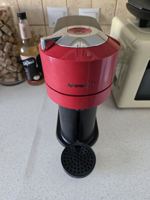 Aparat de cafea Nesspresso Vertuo Next