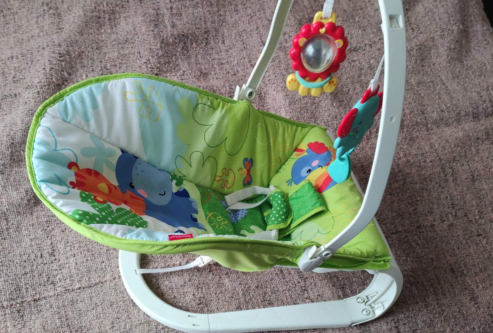 Дизайнерско столче за хранене и шезлонг за бебе Fisher price /люлеещ/