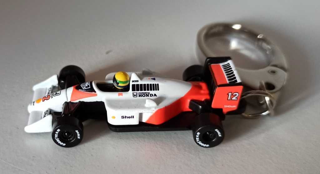 Breloc macheta McLaren MP4/4 Ayrton Senna Formula 1 1988 - IXO 1/87 F1