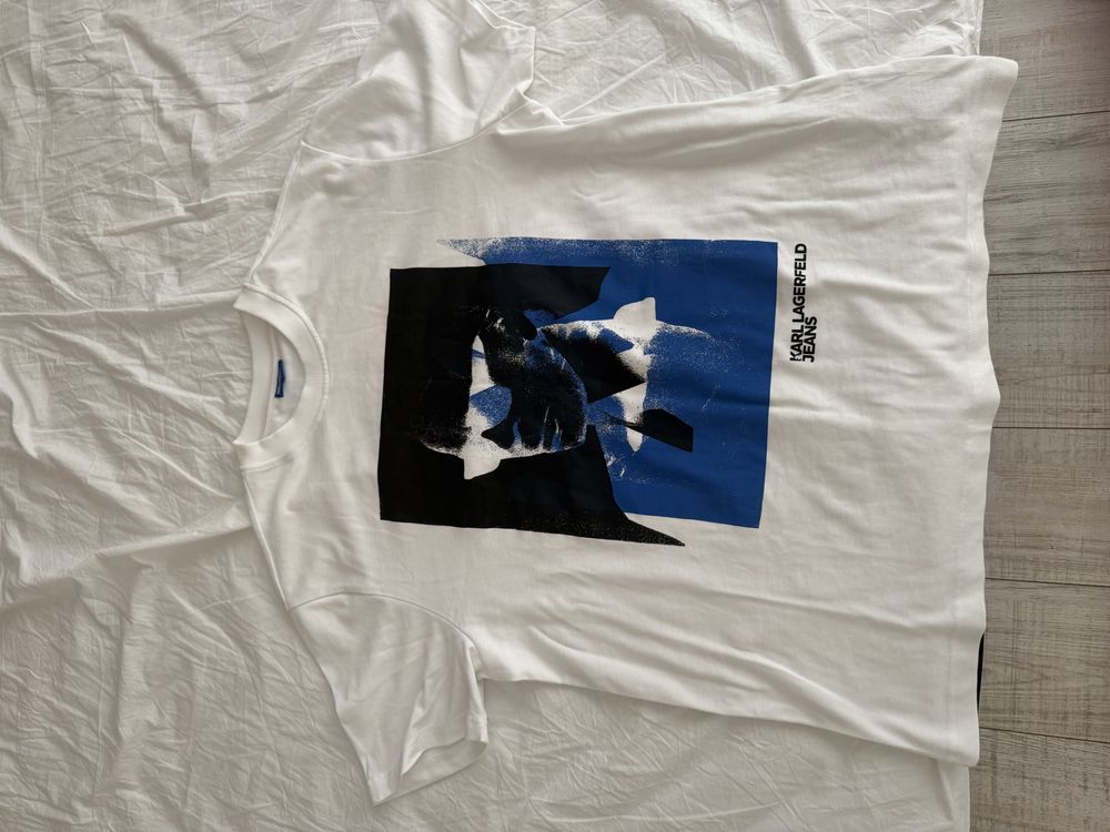 Продавам тениска Karl lagerfield чисто нова