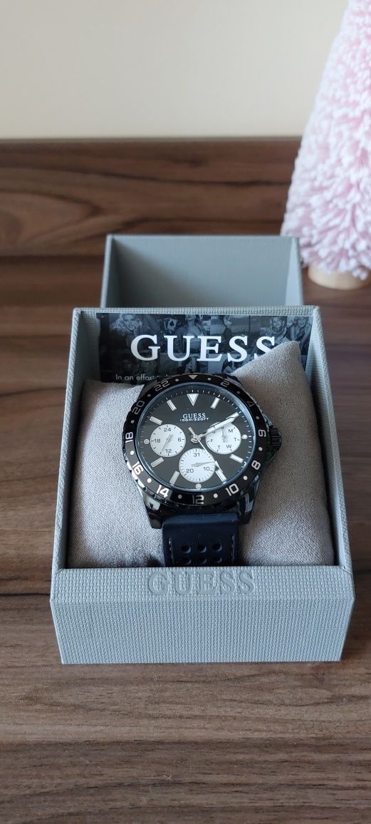 Мъжки часовник Guess