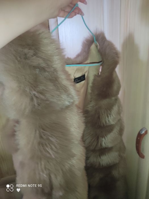 жилетка меховая, практически новая