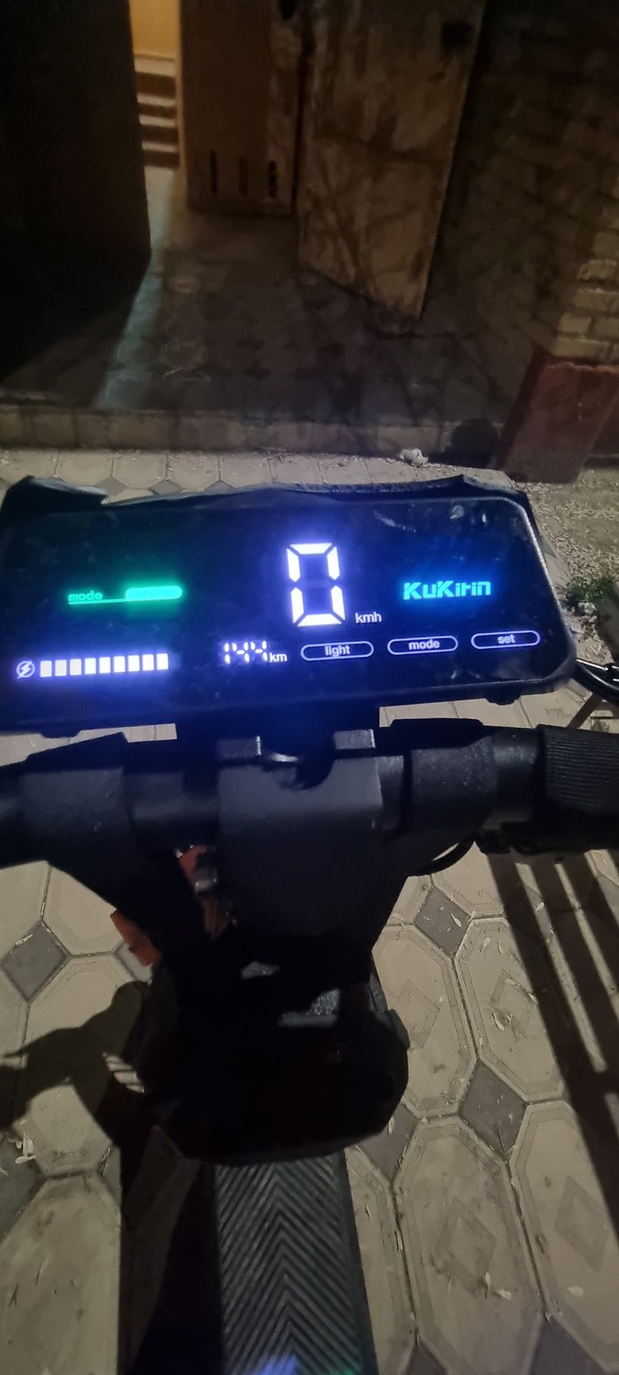 Срочно kukirin g3