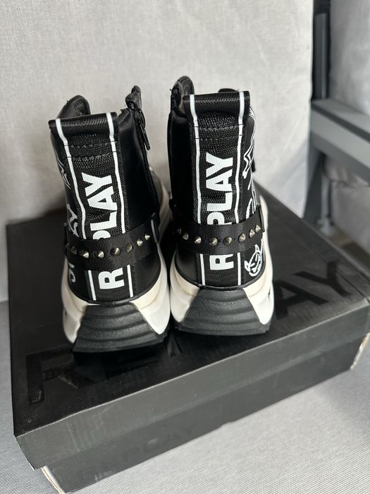 Ghete dama Replay, 38