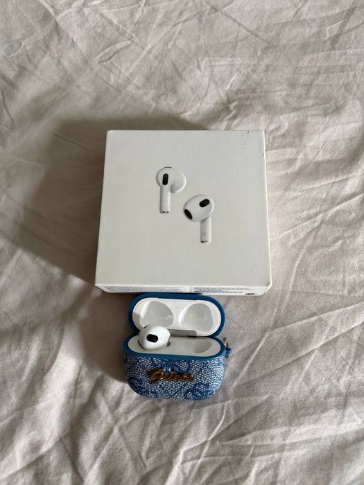 Air pods 3 кейс и левый наушник