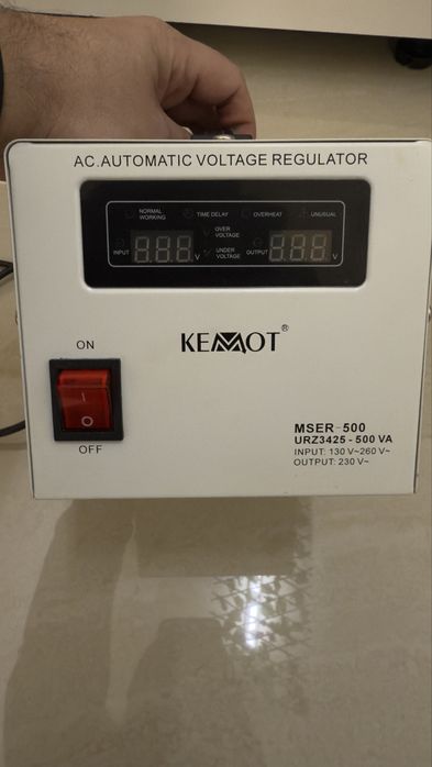 Stabilizator tensiune cu servomotor 500VA/300w MSER-500 KEMOT URZ3425