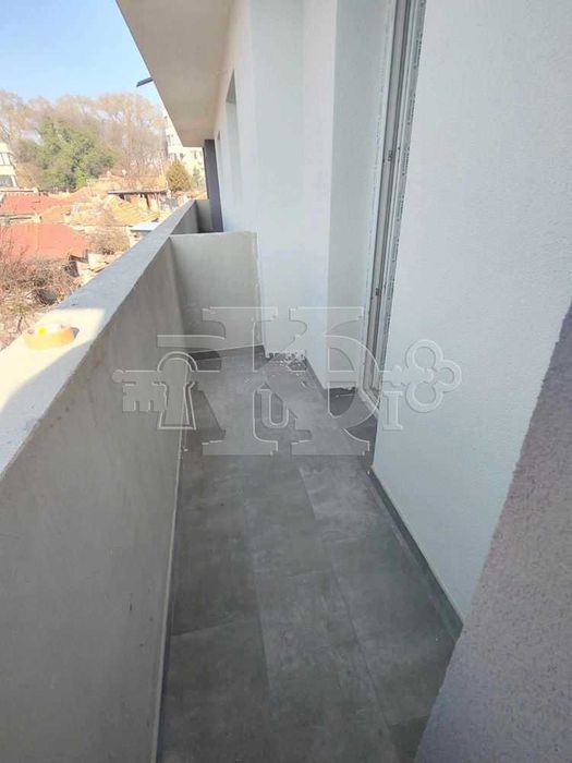 Продава се Тристаен апартамент в Варна, Погреби - 75 кв.м за 1774 €/кв.м - Снимка #2