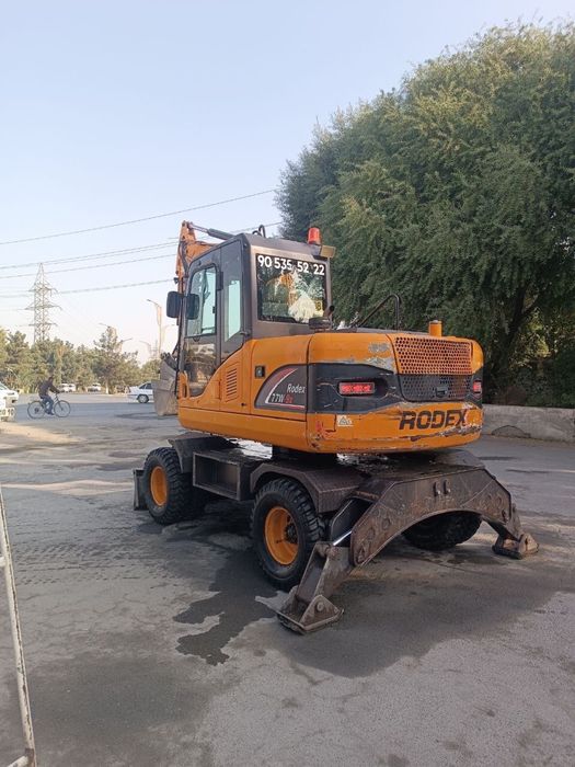 Ekskovator rodeks xolati zor komplektida hamma narsasi bor narxi kelis