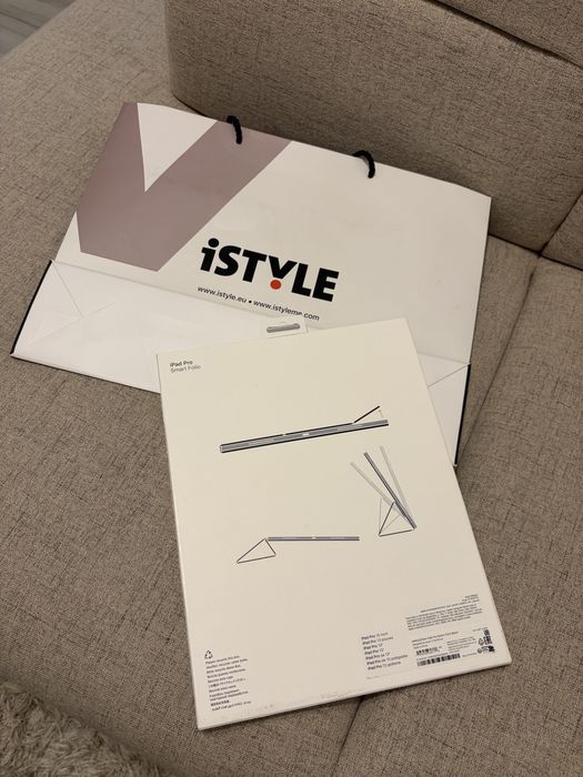 Husa originala Apple smart folio black pentru ipad pro 13” m4/m5