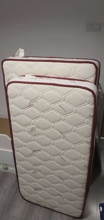 Бебешка детска кошара с люлеещ механизъм легло скрин и два матрака