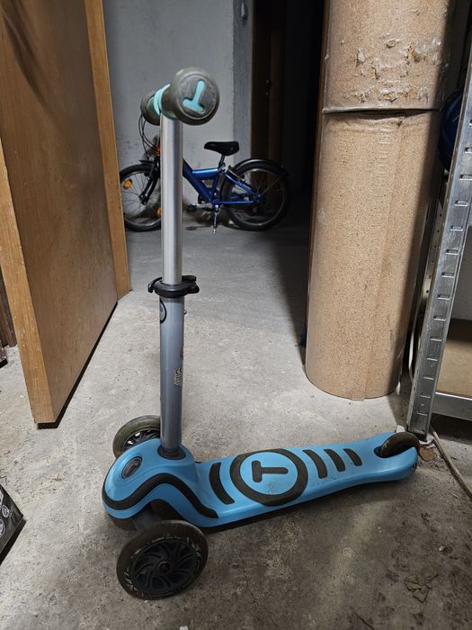 Детски скутер (тротинетка) smarTrike със светещи колела