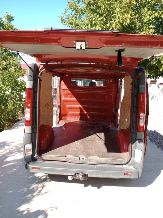 Opel Vivaro 2.0 CDTI, 122036km, 2008, model lung