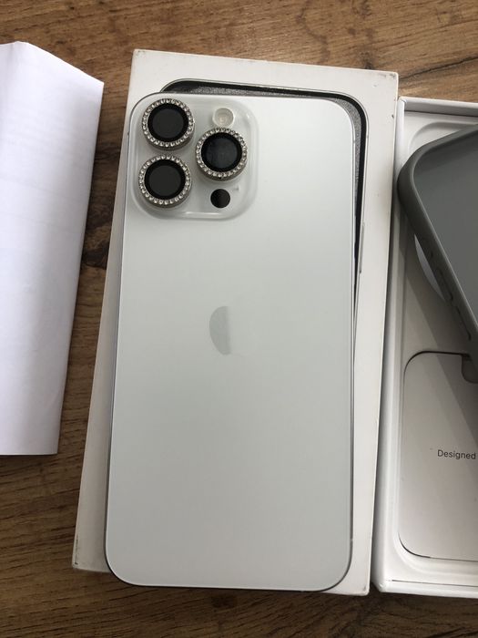 Продам айфон 15 про мах