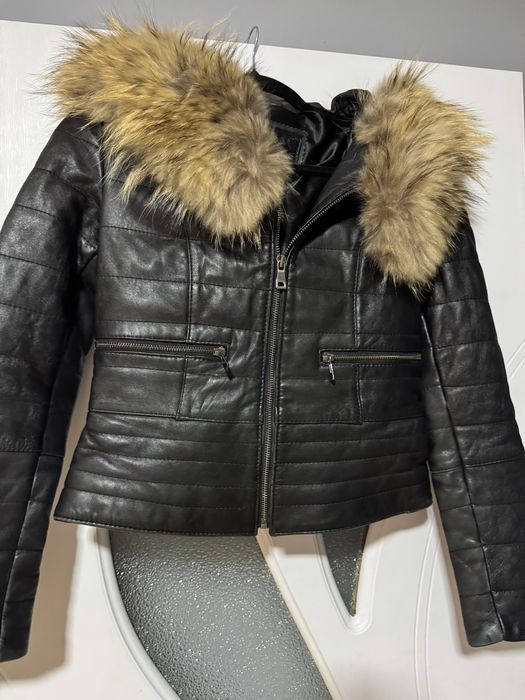 Размер м ,но отговаря на хс-с естествена кожа