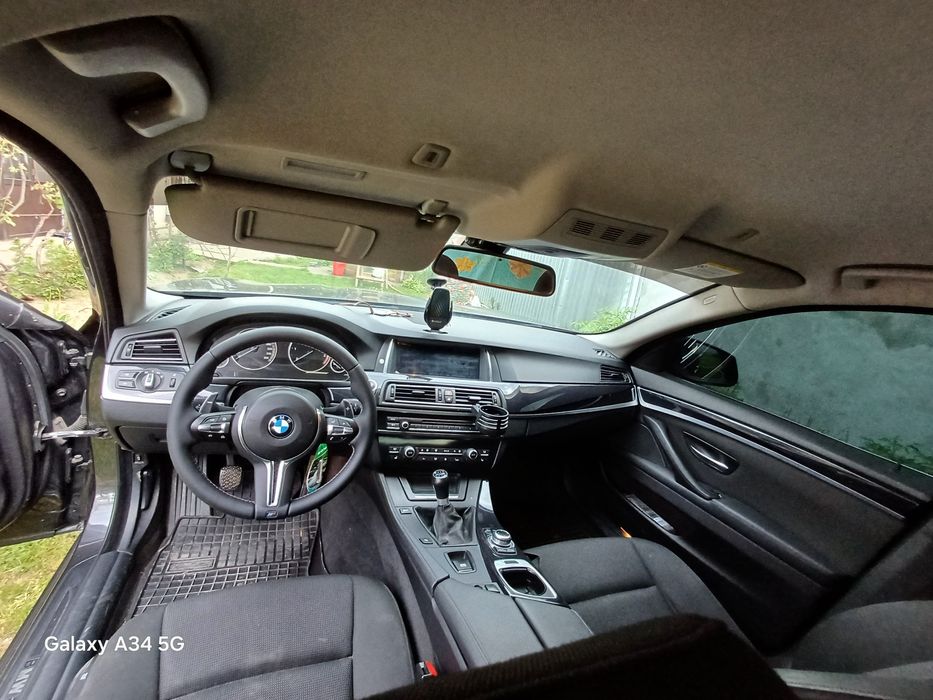 Vand/ schimb Bmw f10, manual, 2011, 2l. Dau diferenta pt f10 automat.